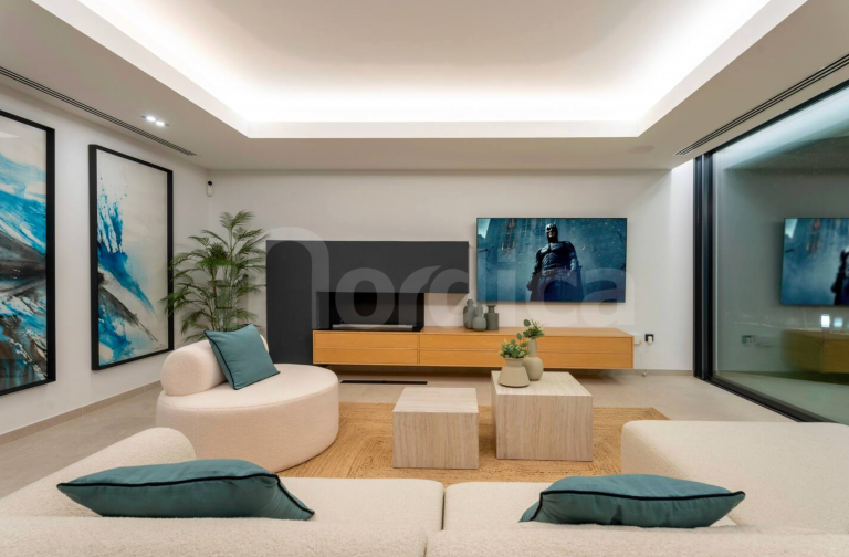 Villa for sale in La Reserva de Marbella