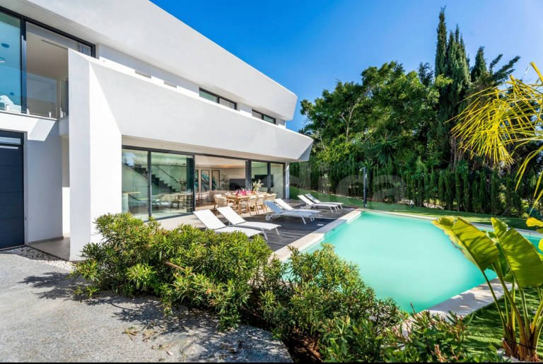 Villa for sale in La Reserva de Marbella