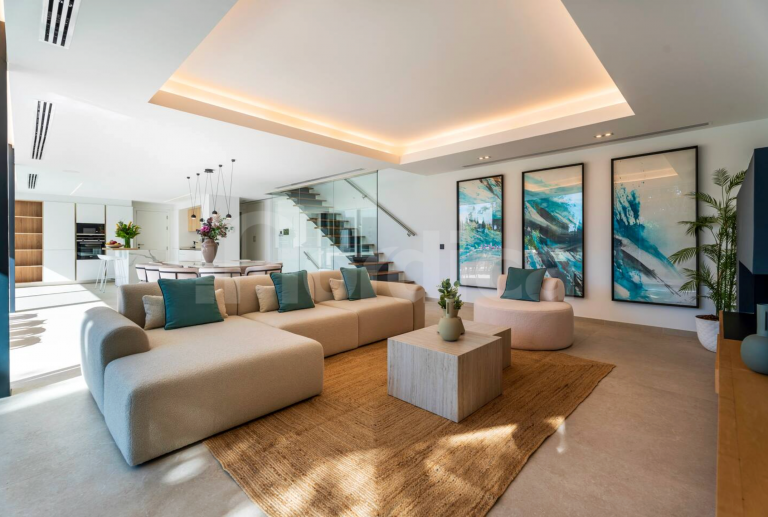 Villa for sale in La Reserva de Marbella