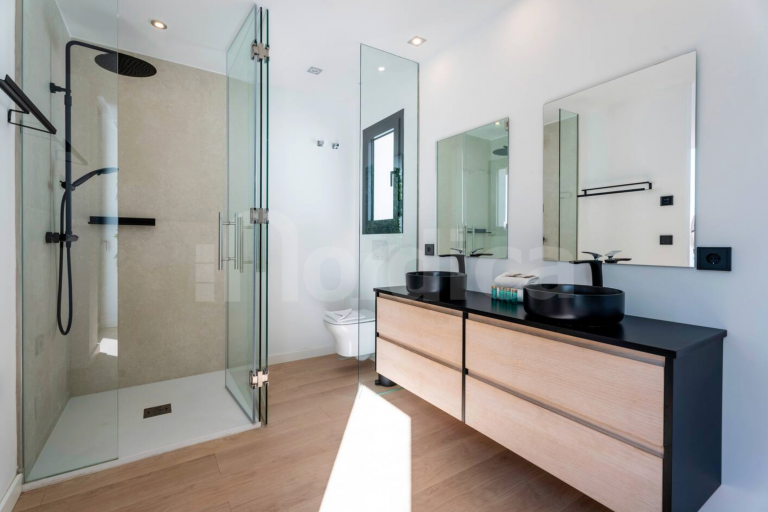 Villa for sale in La Reserva de Marbella