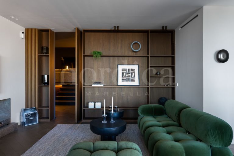 Turnkey Duplex Penthouse with Panoramic Sea and Mountain Views