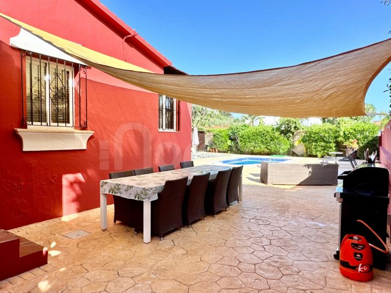 Villa zu verkaufen in