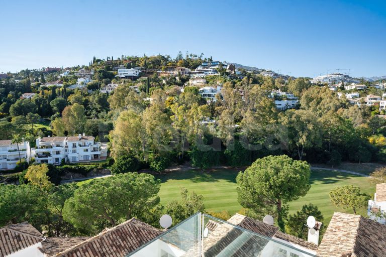 Renovated apartment in exclusive residential area