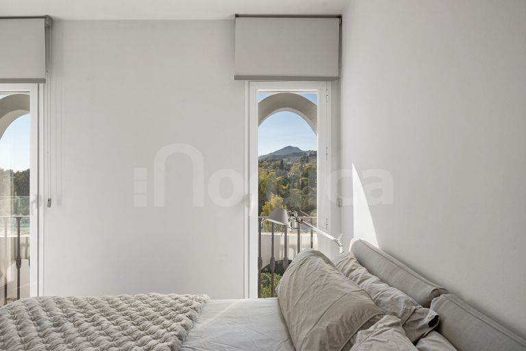 Renovated apartment in exclusive residential area