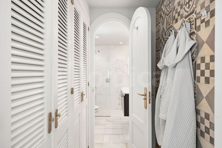 Renovated apartment in exclusive residential area