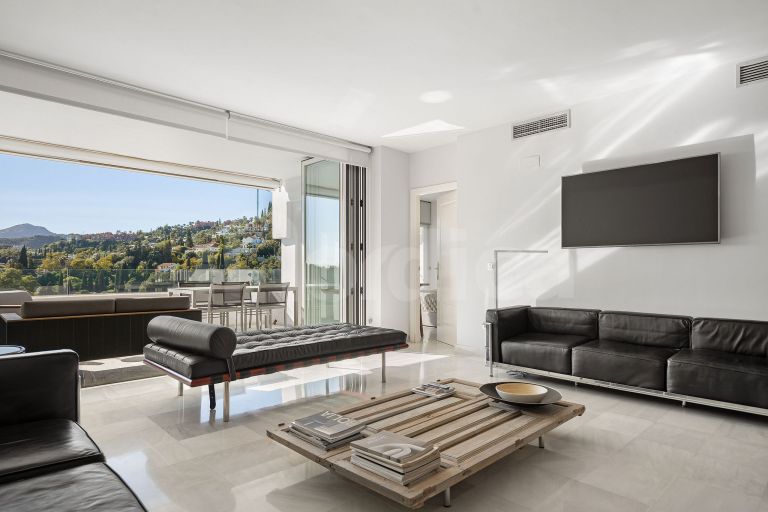 Renovated apartment in exclusive residential area