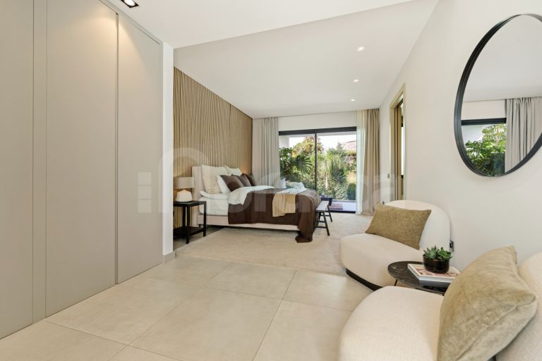 Villa for sale in Nueva Andalucia