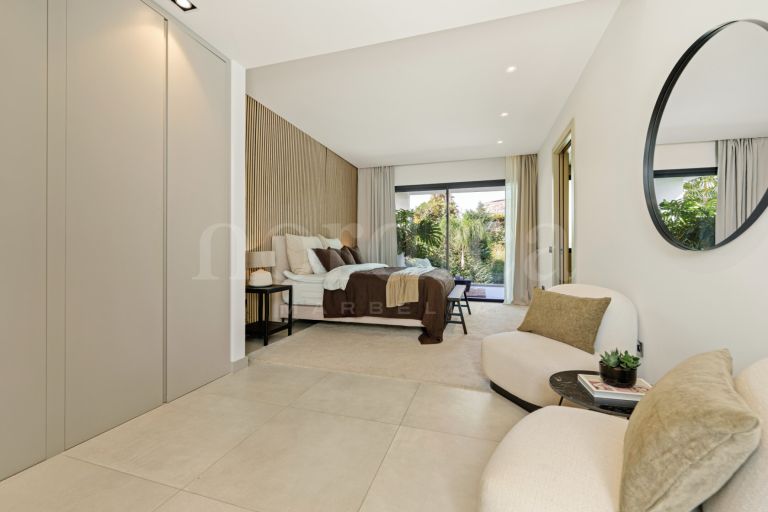 Villa for sale in Nueva Andalucia