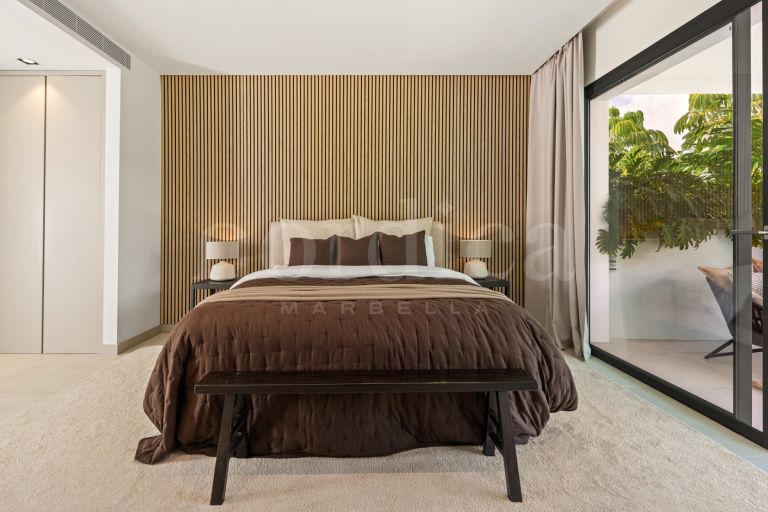Villa for sale in Nueva Andalucia