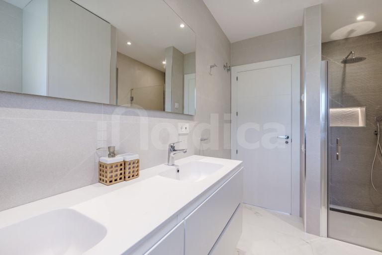 Penthouse for sale in Los Dragos