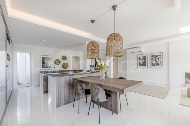 Penthouse for sale in Los Dragos