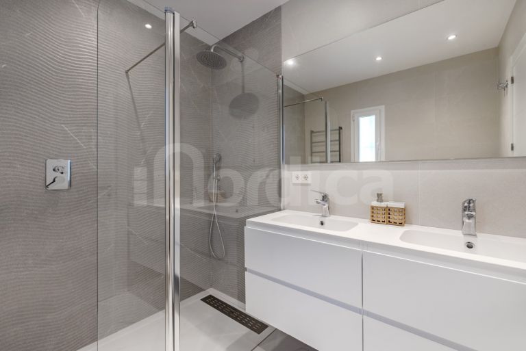 Penthouse for sale in Los Dragos