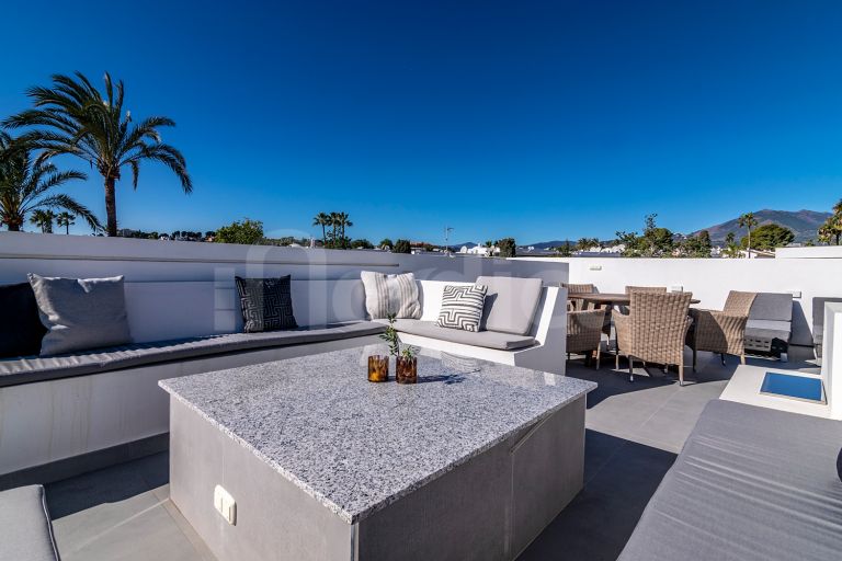 Penthouse for sale in Los Dragos