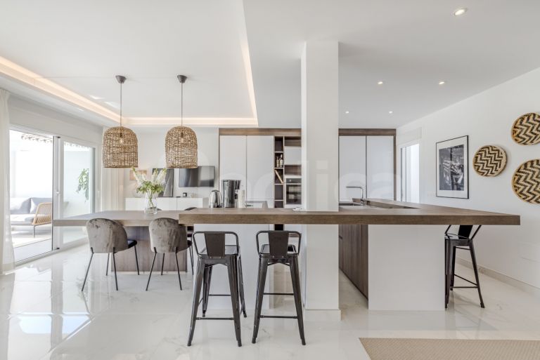 Penthouse for sale in Los Dragos