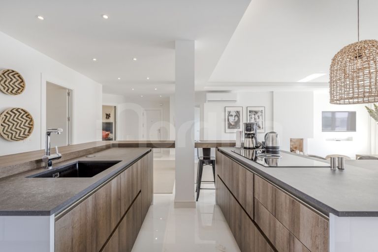 Penthouse for sale in Los Dragos