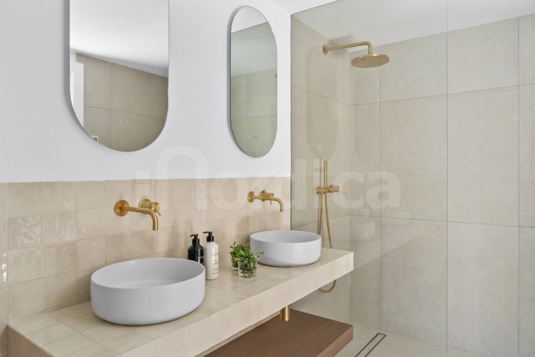 Town House for sale in Altos del Rodeo