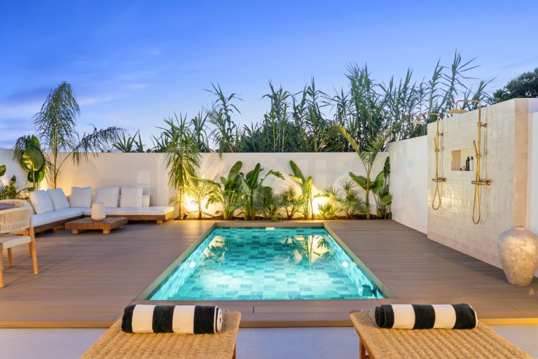 Town House for sale in Altos del Rodeo