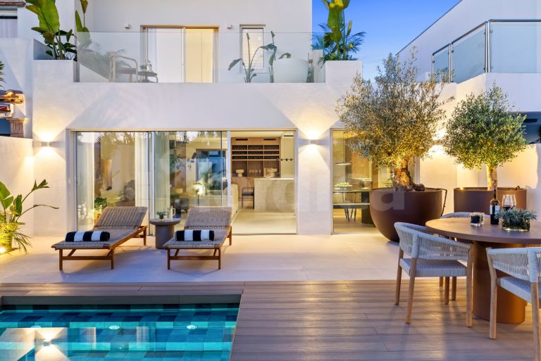 Town House for sale in Altos del Rodeo