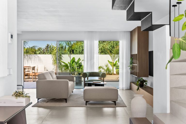 Town House for sale in Altos del Rodeo