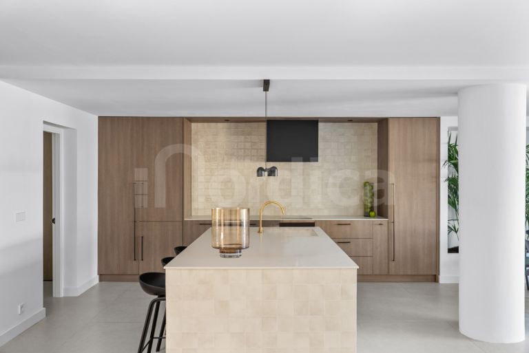 Town House for sale in Altos del Rodeo