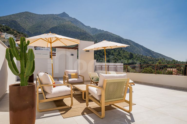 Tvåvånings takvåning till salu i Almazara Hills