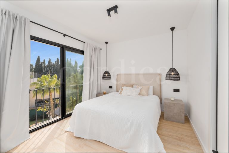 Maison de Ville a vendre à Los Pinos de Aloha