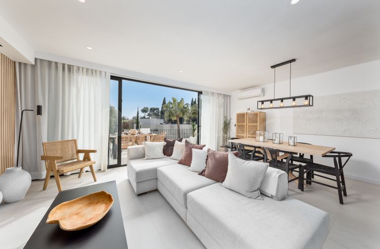 Maison de Ville a vendre à Los Pinos de Aloha