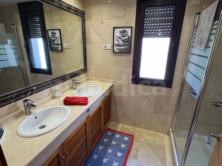 Radhus till salu i Azata Golf