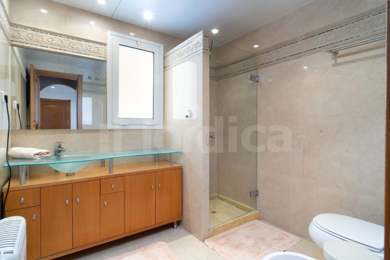 Apartamento en venta en Aloha Mirasierra