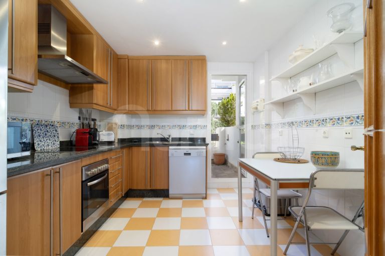 Apartamento en venta en Aloha Mirasierra