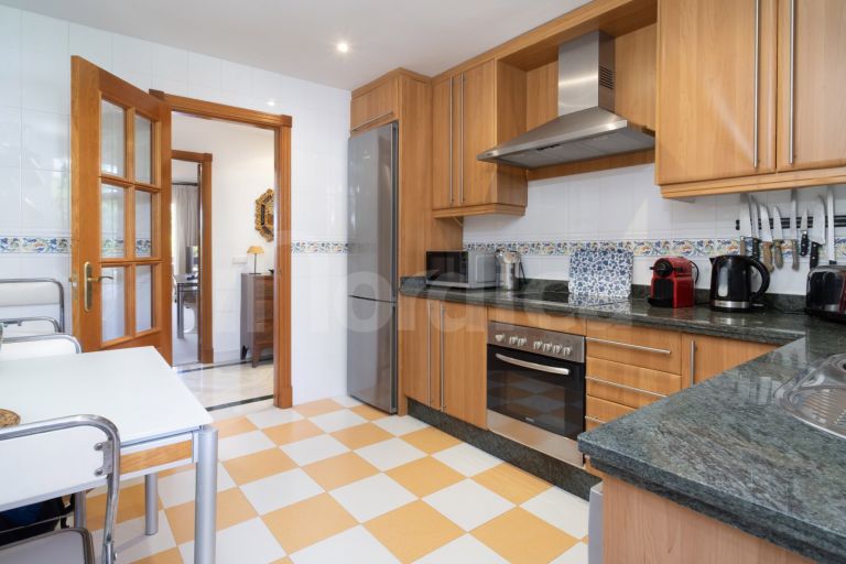 Apartamento en venta en Aloha Mirasierra