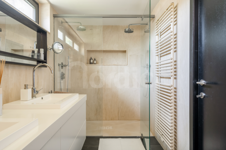 Villa for sale in Paraiso Alto