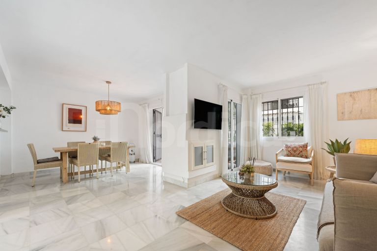 Adosado en venta en Los Naranjos de Marbella