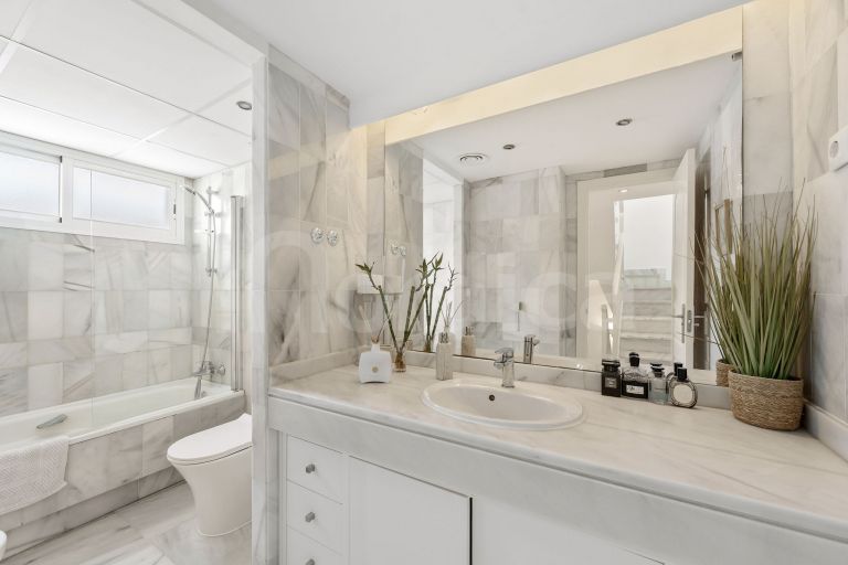 Adosado en venta en Los Naranjos de Marbella