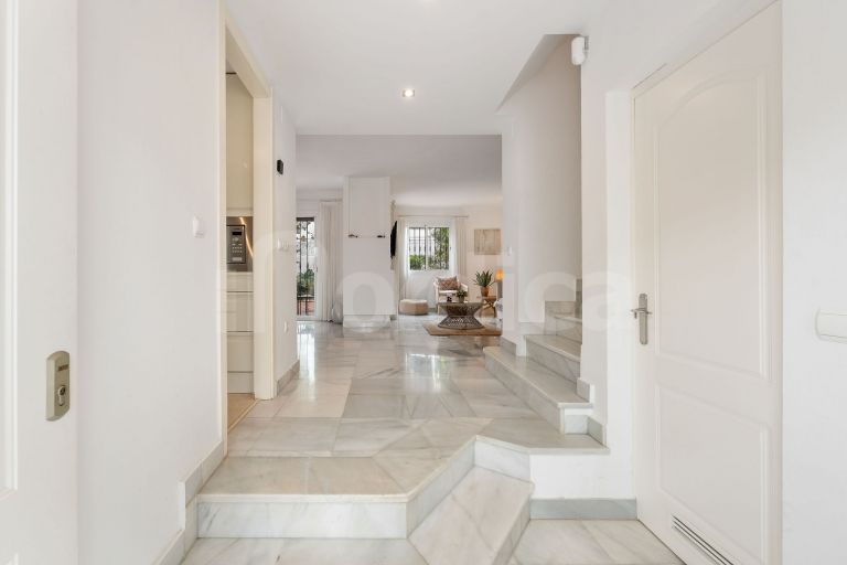 Adosado en venta en Los Naranjos de Marbella