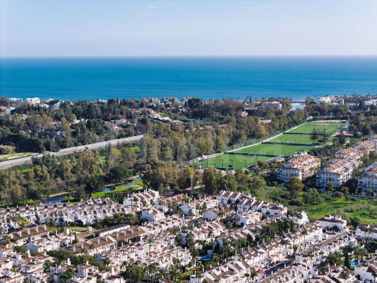 Town House for sale in Los Naranjos de Marbella