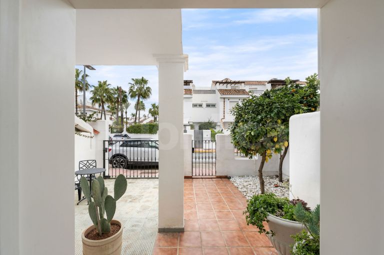 Adosado en venta en Los Naranjos de Marbella