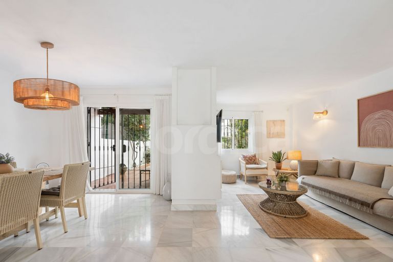 Adosado en venta en Los Naranjos de Marbella