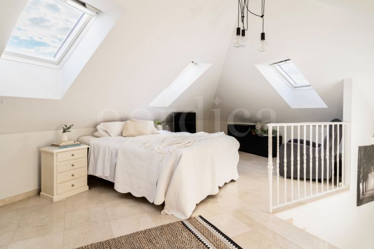 Zweistöckiges Penthouse zu verkaufen in