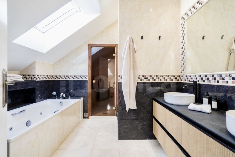 Tvåvånings takvåning till salu i