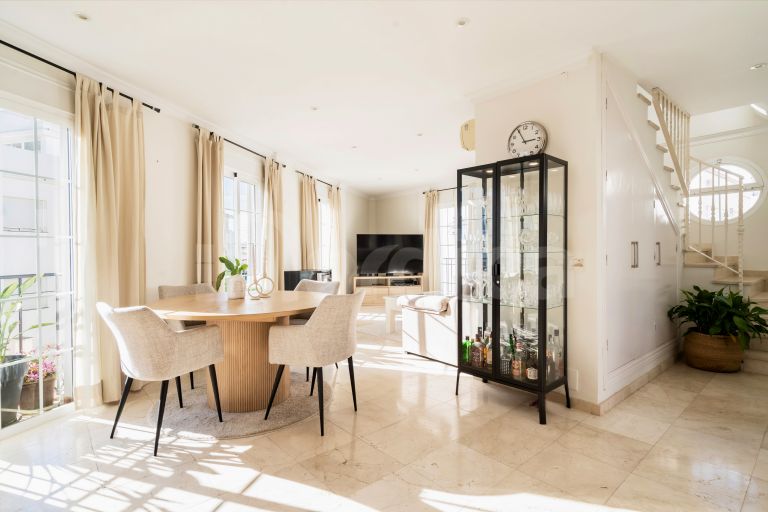 Tvåvånings takvåning till salu i