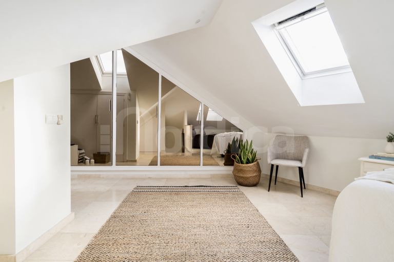 Tvåvånings takvåning till salu i