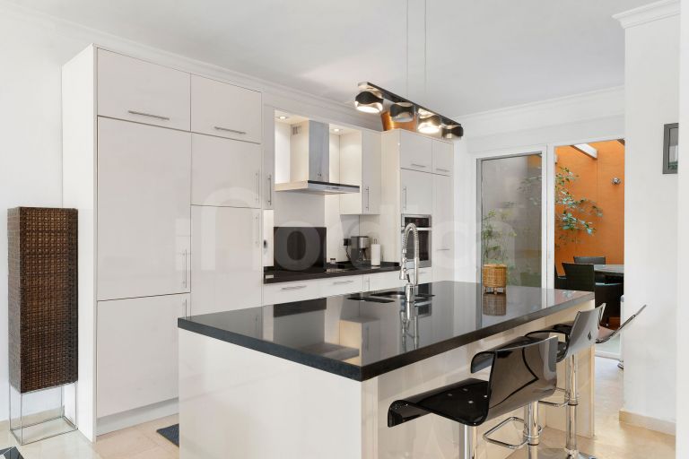 Ground Floor Duplex for sale in Andalucia Alta