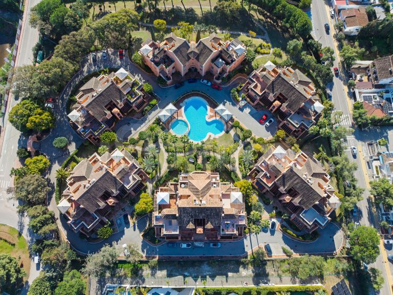 Ground Floor Duplex for sale in Andalucia Alta