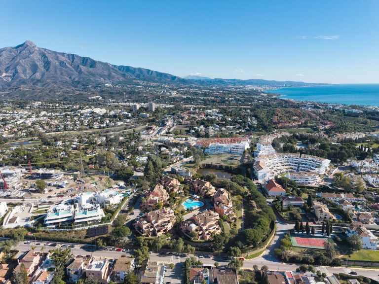 Ground Floor Duplex for sale in Andalucia Alta