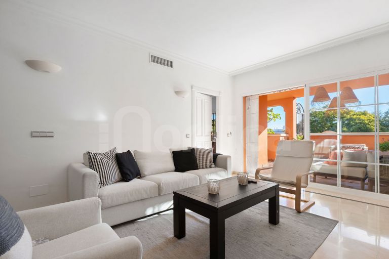 Ground Floor Duplex for sale in Andalucia Alta