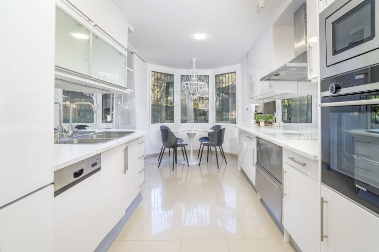 Ground Floor Apartment for sale in Albatross Hill