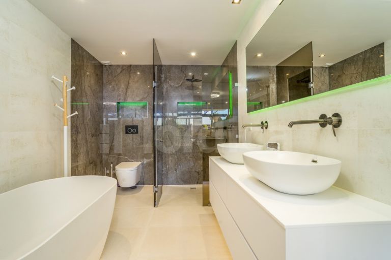 Ground Floor Apartment for sale in Albatross Hill