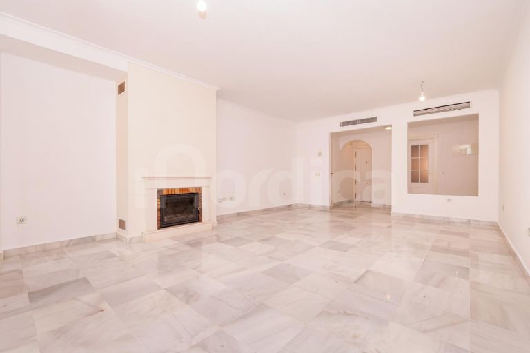 Lägenhet till salu i Hacienda del Sol