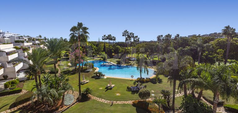 Atico Duplex en venta en Los Granados Golf